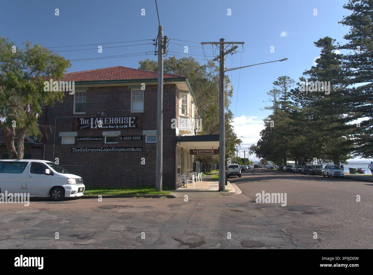 Le restaurant Lakeside en face du lac Tuggerah à The Entrance sur la côte de Nouvelle-Galles du Sud Banque D'Images