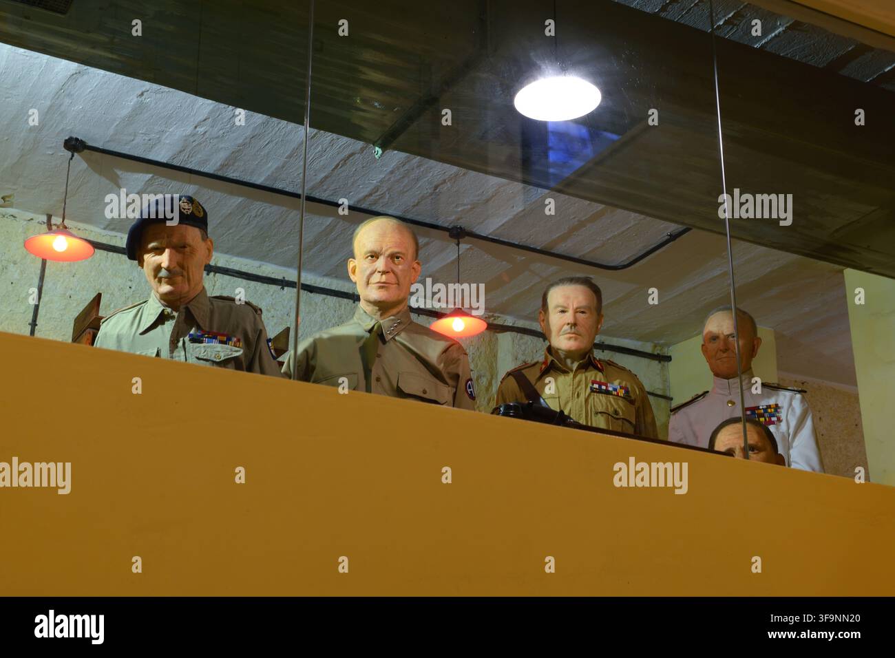 Moulages de Montgomery, Eisenhower, Alexander, Cunningham et Tedder dans les salles de guerre de Lascaris, Valletta Banque D'Images