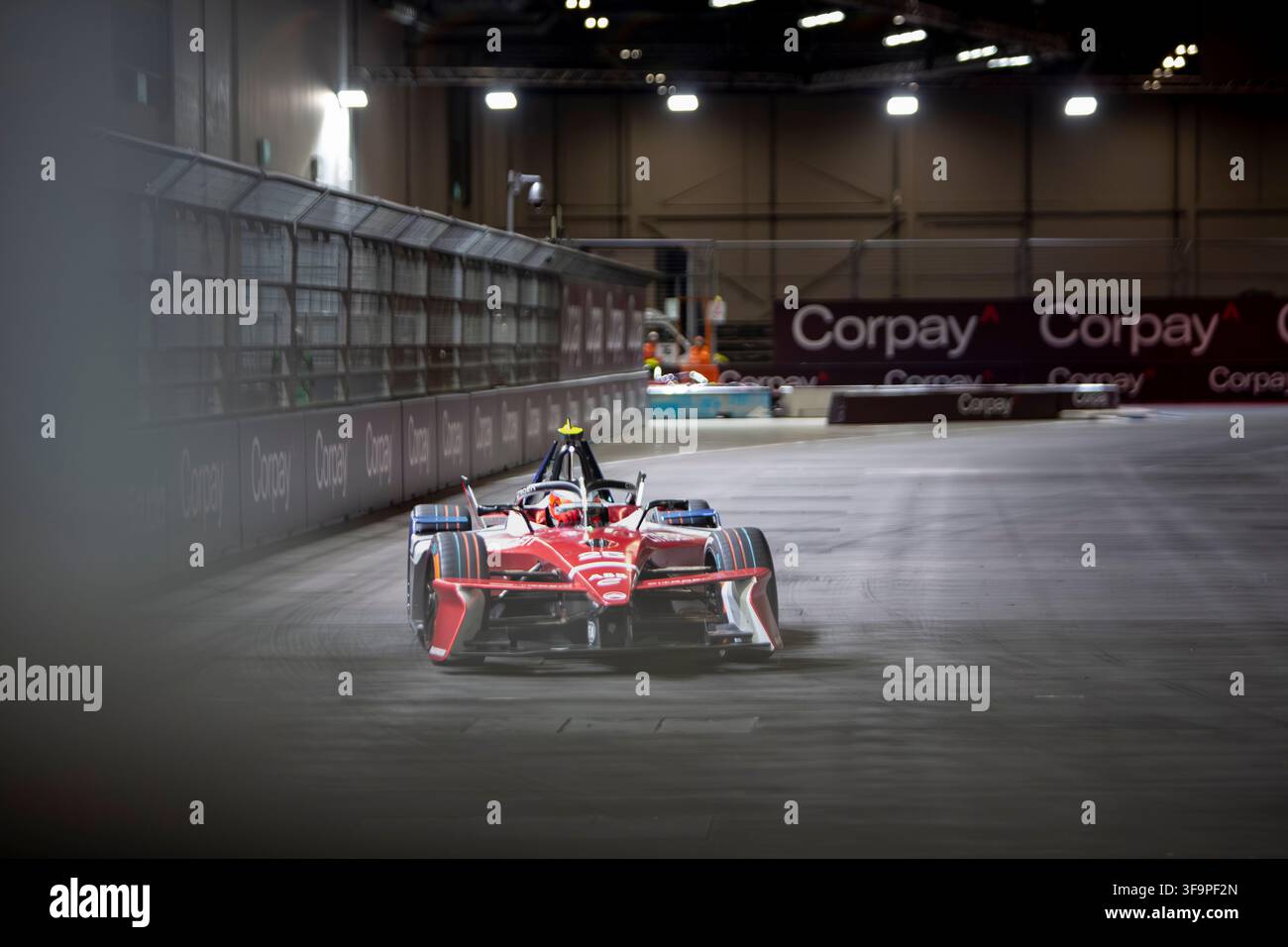 Londres, Royaume-Uni. 16 août 2026. La finale de la saison 12 de la Formule E a lieu à l'ExCel Arena, Londres Credit : Emma Ridgway/Alamy Live News Banque D'Images