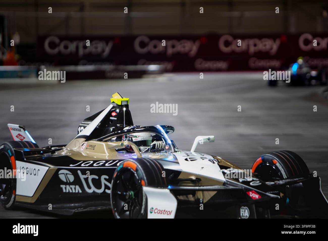 Londres, Royaume-Uni. 16 août 2026. La finale de la saison 12 de la Formule E a lieu à l'ExCel Arena, Londres Credit : Emma Ridgway/Alamy Live News Banque D'Images