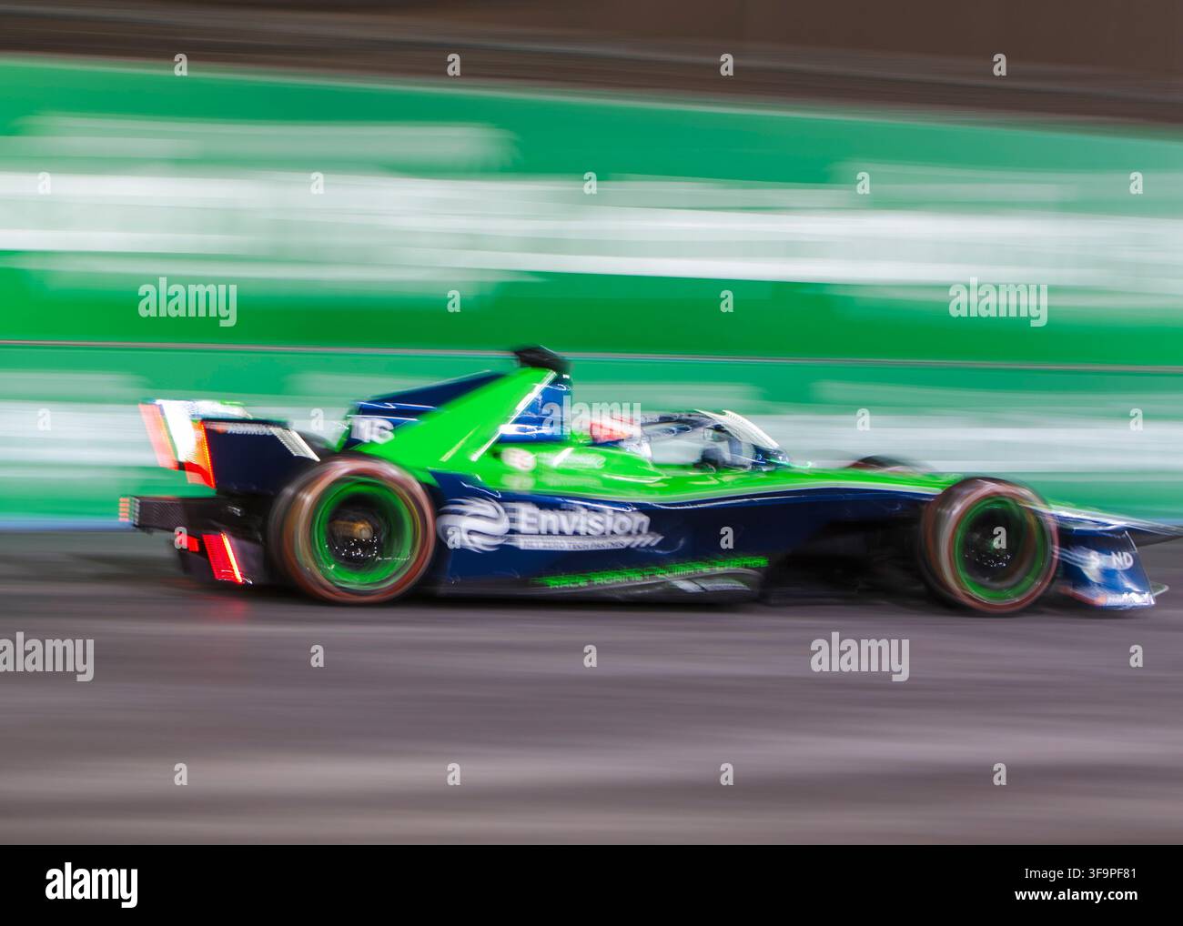 Londres, Royaume-Uni. 16 août 2026. La finale de la saison 12 de la Formule E a lieu à l'ExCel Arena, Londres Credit : Emma Ridgway/Alamy Live News Banque D'Images