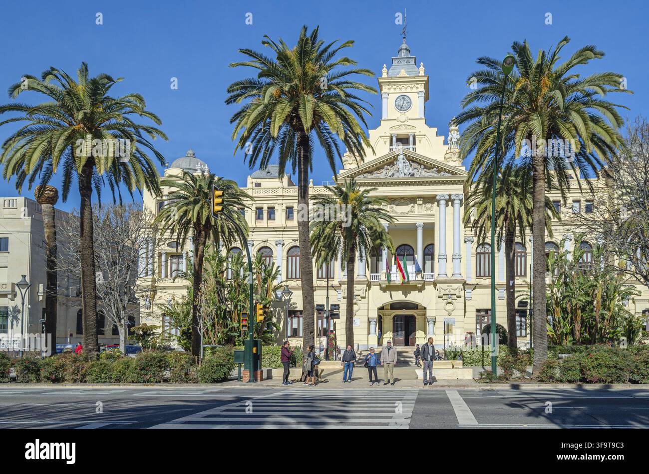 MALAGA, ESPAGNE - 27 JANVIER 2020 : vue sur le Paseo del Parque à Malaga, Espagne, avec l'Hôtel de ville de Malaga (également connu sous le nom de Casona del Parque), a 20 Banque D'Images