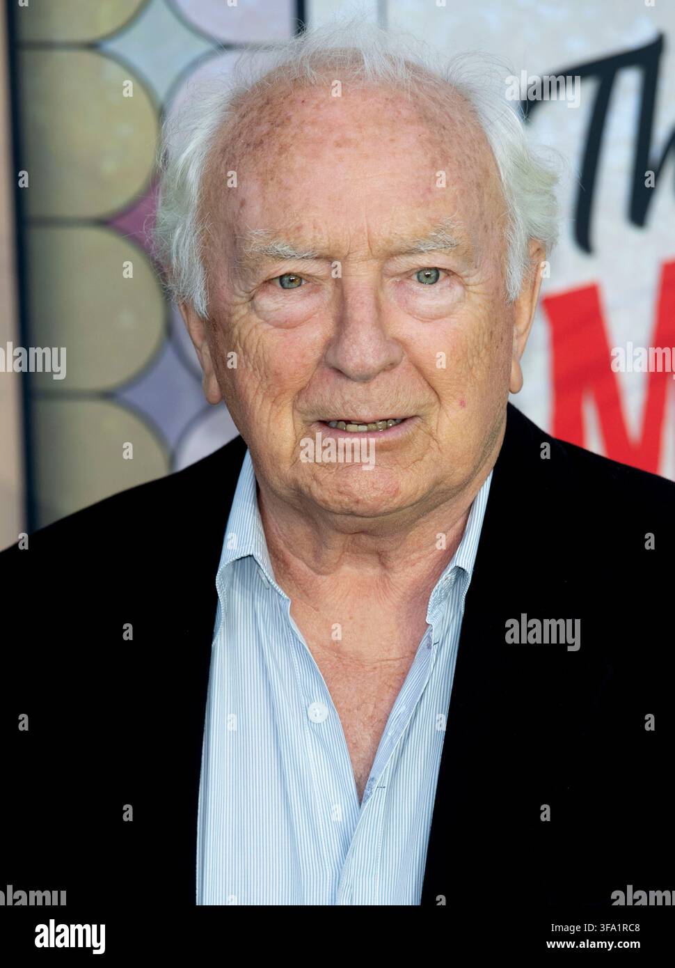 Paul Freeman à la première britannique du The Thursday Murder Club aux Leicester Square Gardens à Leicester Square, Londres Banque D'Images