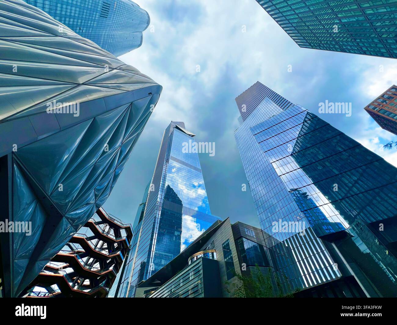 Le Shed et le Vessel à Hudson Yards, New York City, États-Unis. Banque D'Images