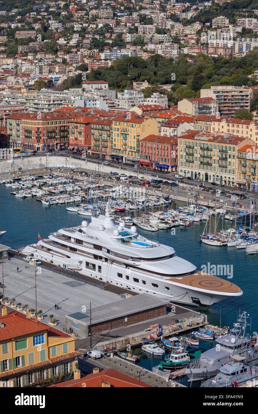 Port Lympia dans la ville de Nice en France. Banque D'Images