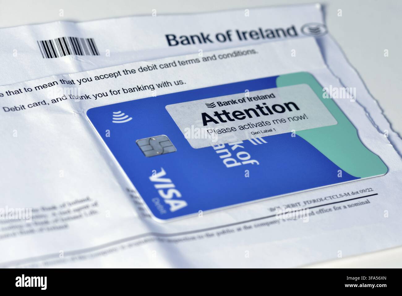 Bank of Ireland New 2024 Visa DEBIT Card lettre de livraison et instructions d'activation, Irlande, Europe, UE Banque D'Images