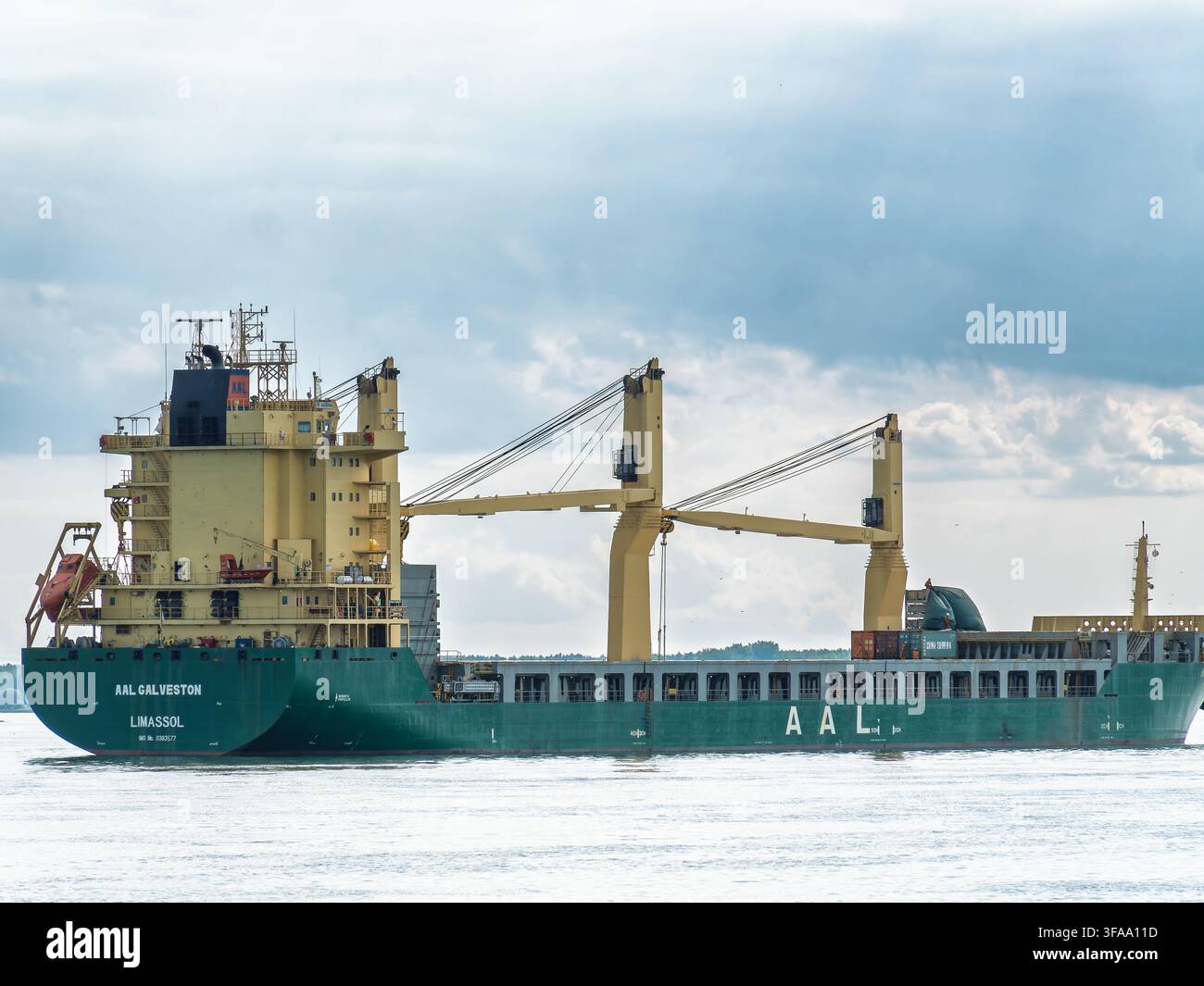 AAL Galveston, un navire de charge général à port lourd immatriculé à Limassol, Chypre, naviguant sur le fleuve Saint-Laurent à Sorel, Québec, Canada Banque D'Images