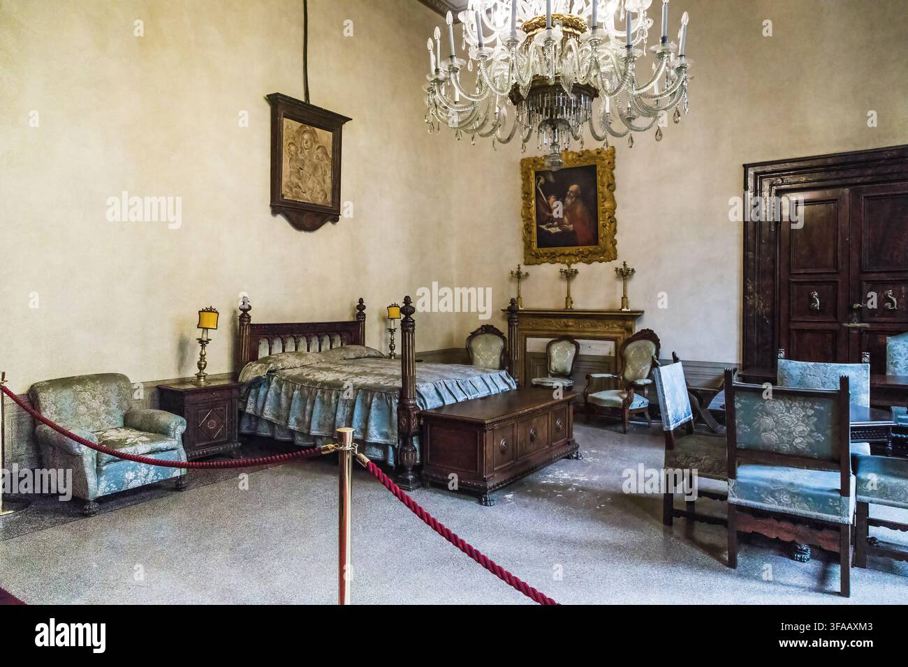 FLORENCE, ITALIE - 13 SEPTEMBRE 2018 : Voici l'intérieur de l'une des chambres du palais Renaissance Medici Riccardi. Banque D'Images