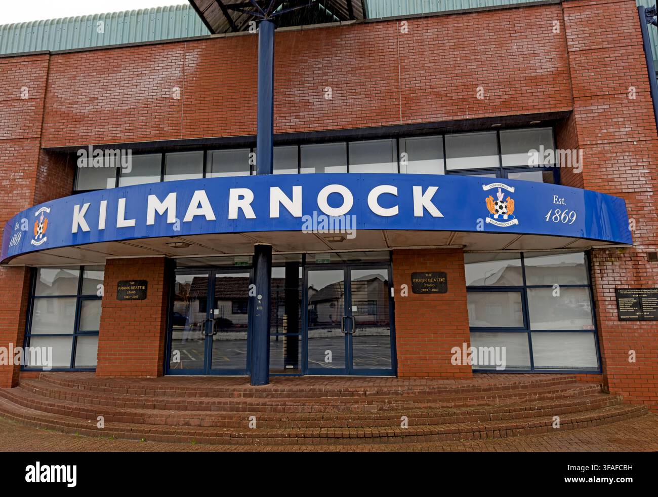 Façade avant du stade du Kilmarnock FC avec panneau Kilmarnock 1869 à Rugby Park, domicile du club de football historique écossais à Ayrshire Banque D'Images