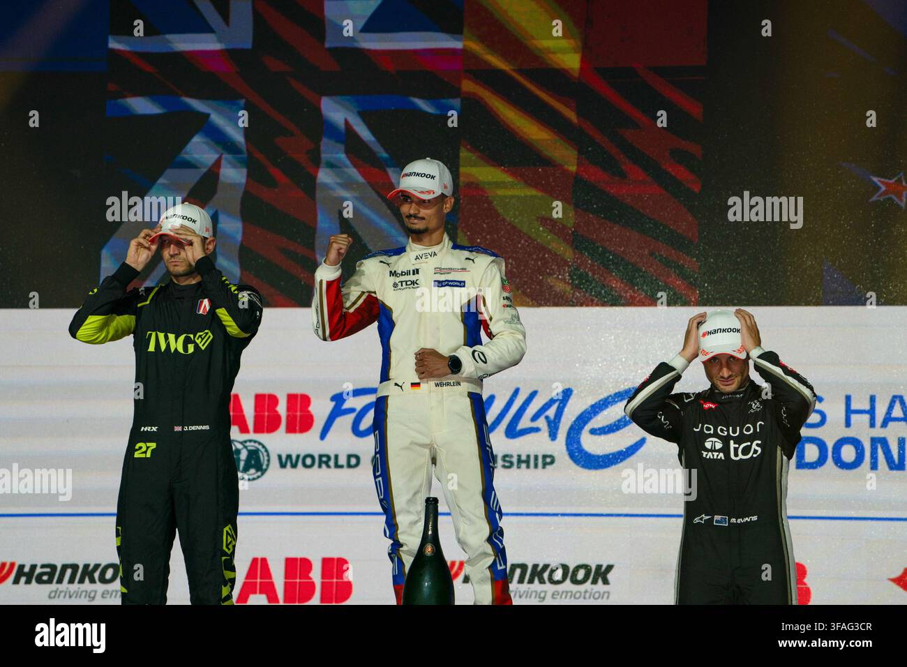 ABB FIA Formule E Saison 12 Round 17 - London E-Prix, Course, dimanche 16 août 2026, à Londres, Royaume-Uni - Podium de la saison avec #27 Jake Dennis (G Banque D'Images