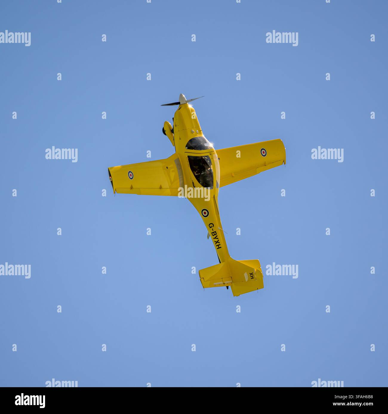 Gros plan de l'avion d'entraînement RAF Grob G.115-E G-BYXH lors du salon aérien Airbourne 2026, Eastbourne Banque D'Images