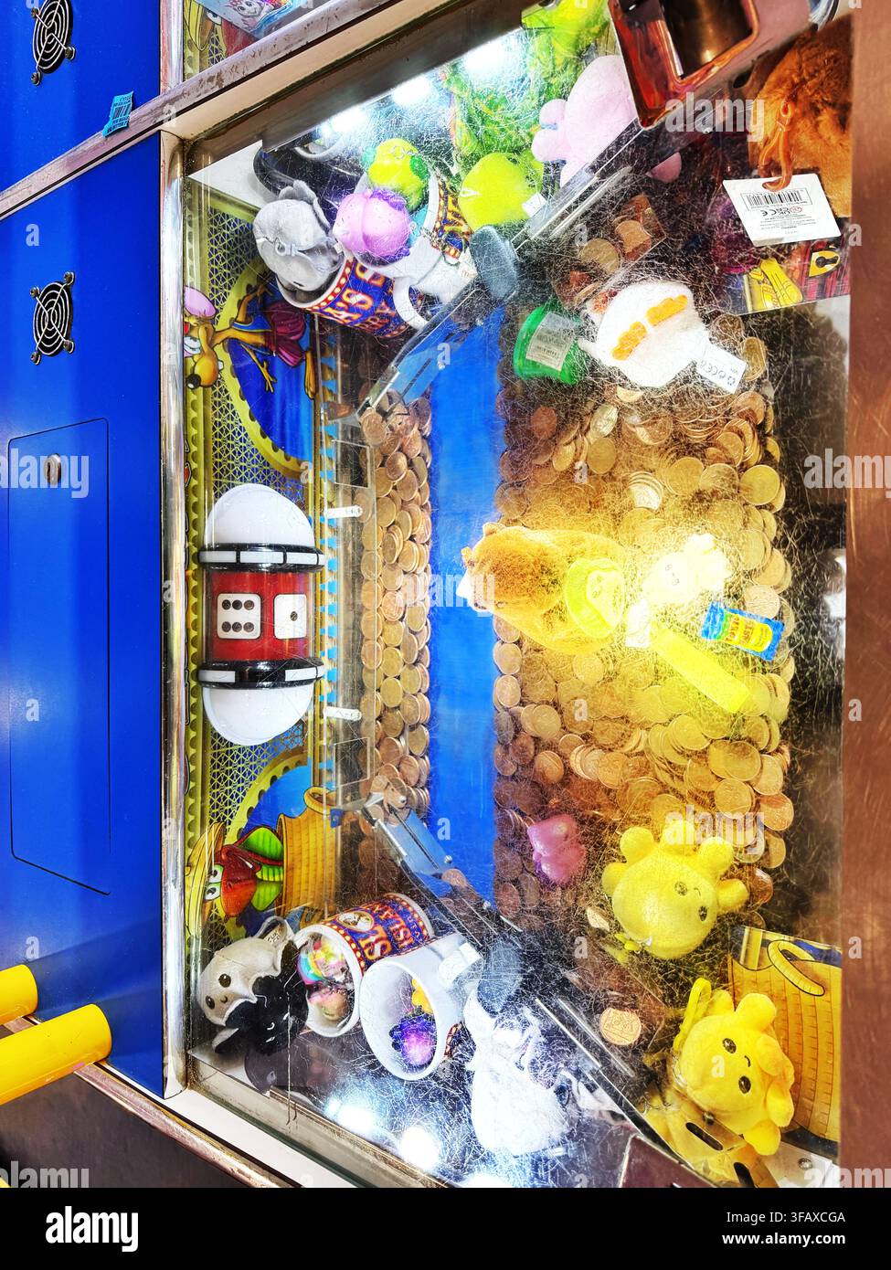 Machines à sous d'arcade à Nessa's Slots, Barry Island, Sud du Pays de Galles. - Image de stock capturée avec un smartphone