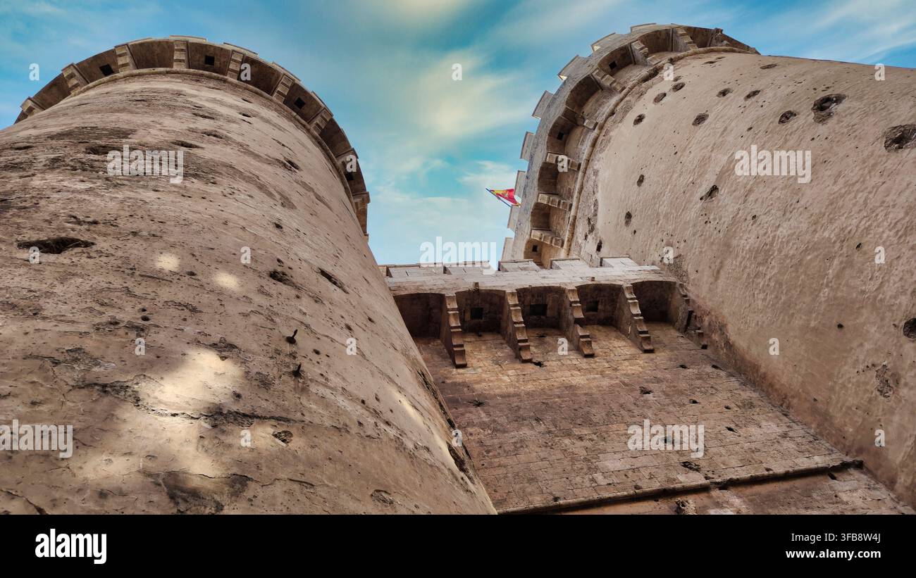Tours fortifiées médiévales de Quart à Valence Banque D'Images