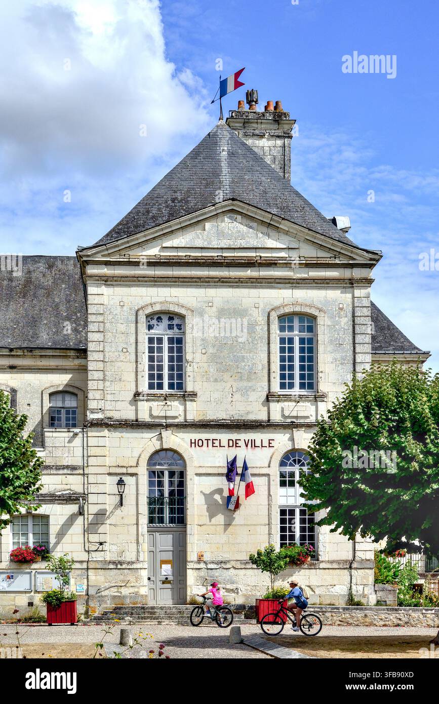 Mairie / hôtel de ville en pierre du XVIIIe siècle – Beaulieu-lès-Loches, Indre-et-Loire (37), France. Banque D'Images