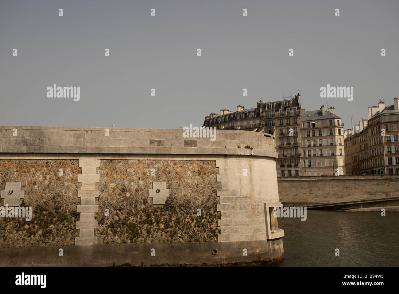 Paris vu depuis la croisière fluviale Banque D'Images