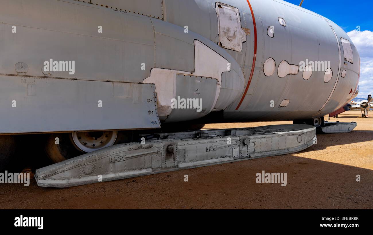 Train d'atterrissage rétractable à roue-ski pour le Lockheed C-130D Hercules. Musée de l'air et de l'espace Pima, Tucson, Arizona, États-Unis Banque D'Images