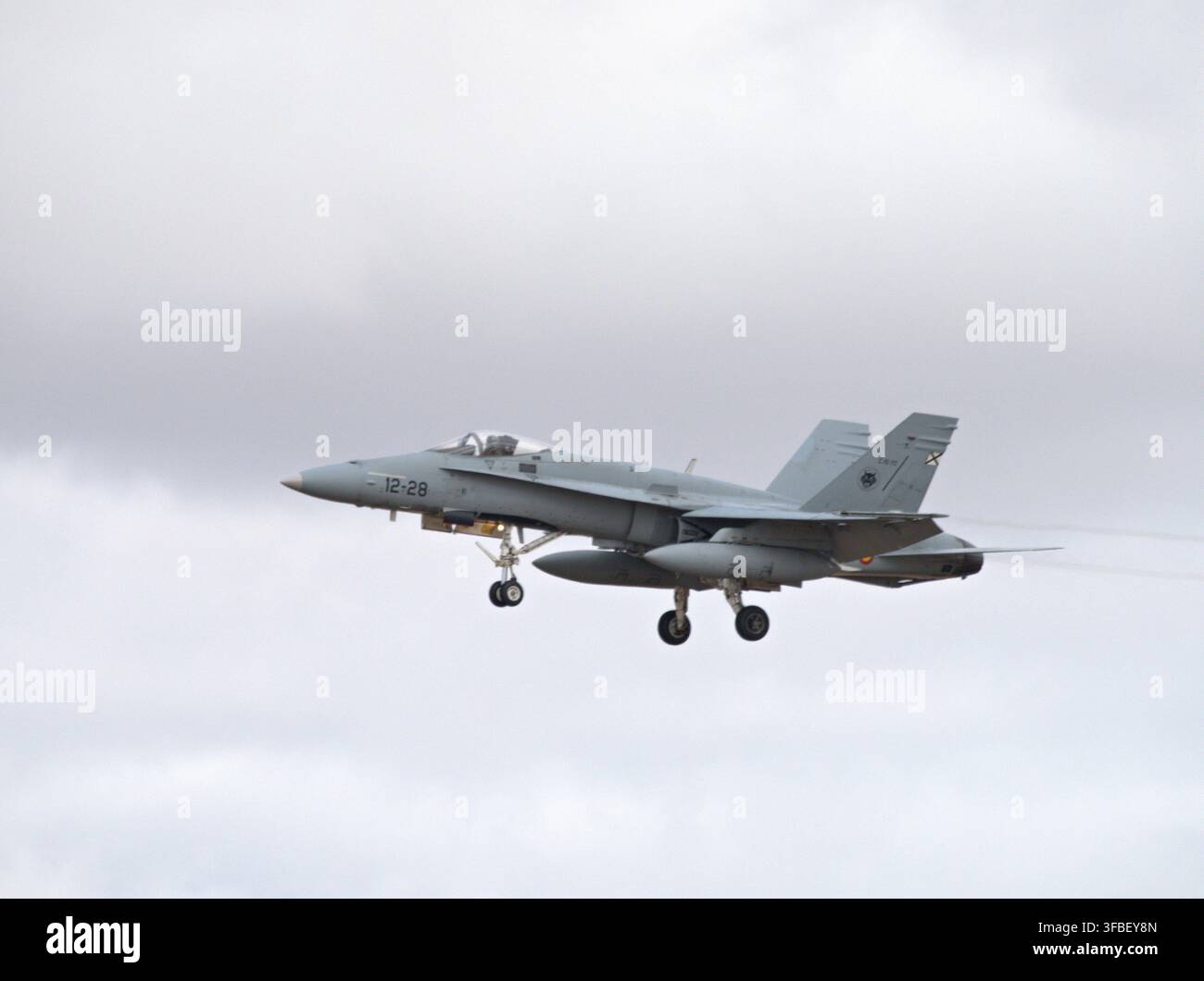 McDonnell Douglas EF-18M Hornet 12-28 approchant Torrejon Banque D'Images
