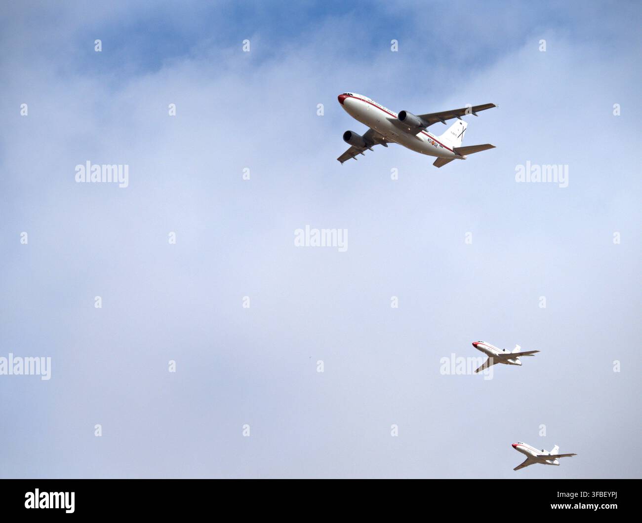 Formation d'un A310 et de deux Falcon 900 de l'armée de l'air espagnole Banque D'Images
