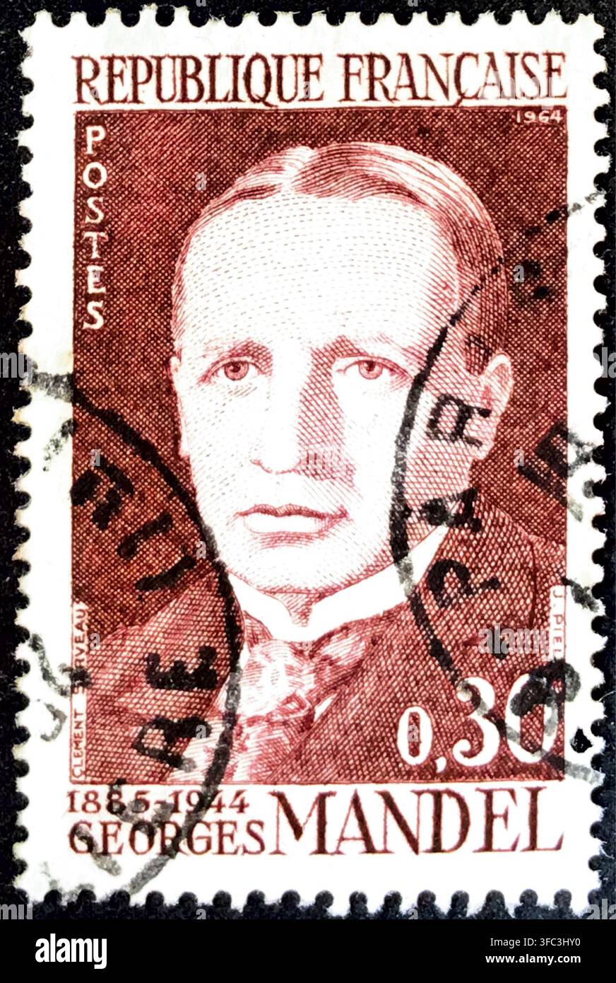 Timbre commémoratif français de 1964 représentant le portrait du politicien et figure de la Résistance Georges Mandel 0,30 Francs France Banque D'Images