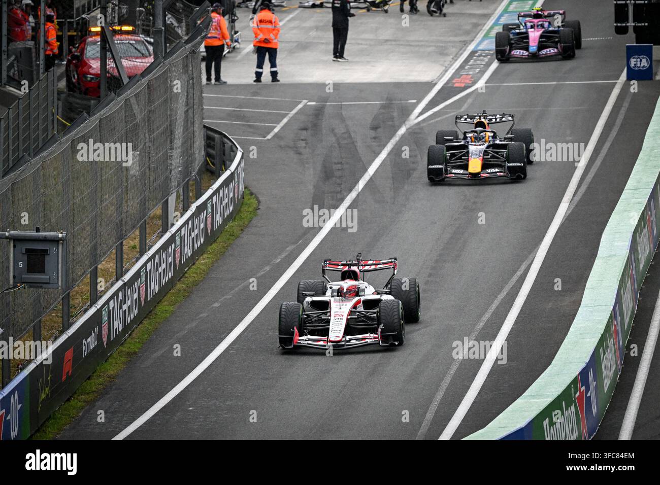 Zandvoort, Pays-Bas, 23 août 2026, Esteban Ocon, Max Verstappen et Franco Colapinto pendant la course du Grand Prix des Pays-Bas, Copyright Marco Banque D'Images