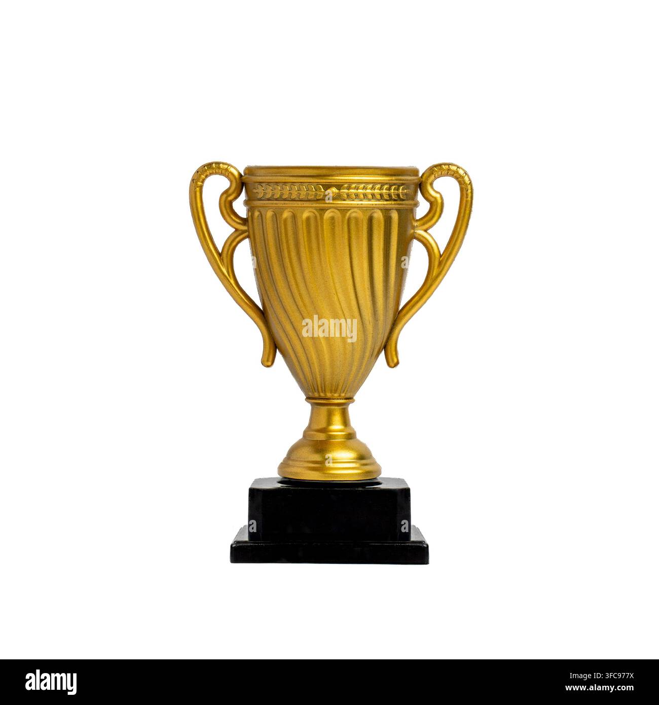 Coupe trophée dorée sur une base de piédestal noire isolée sur un fond blanc. Banque D'Images