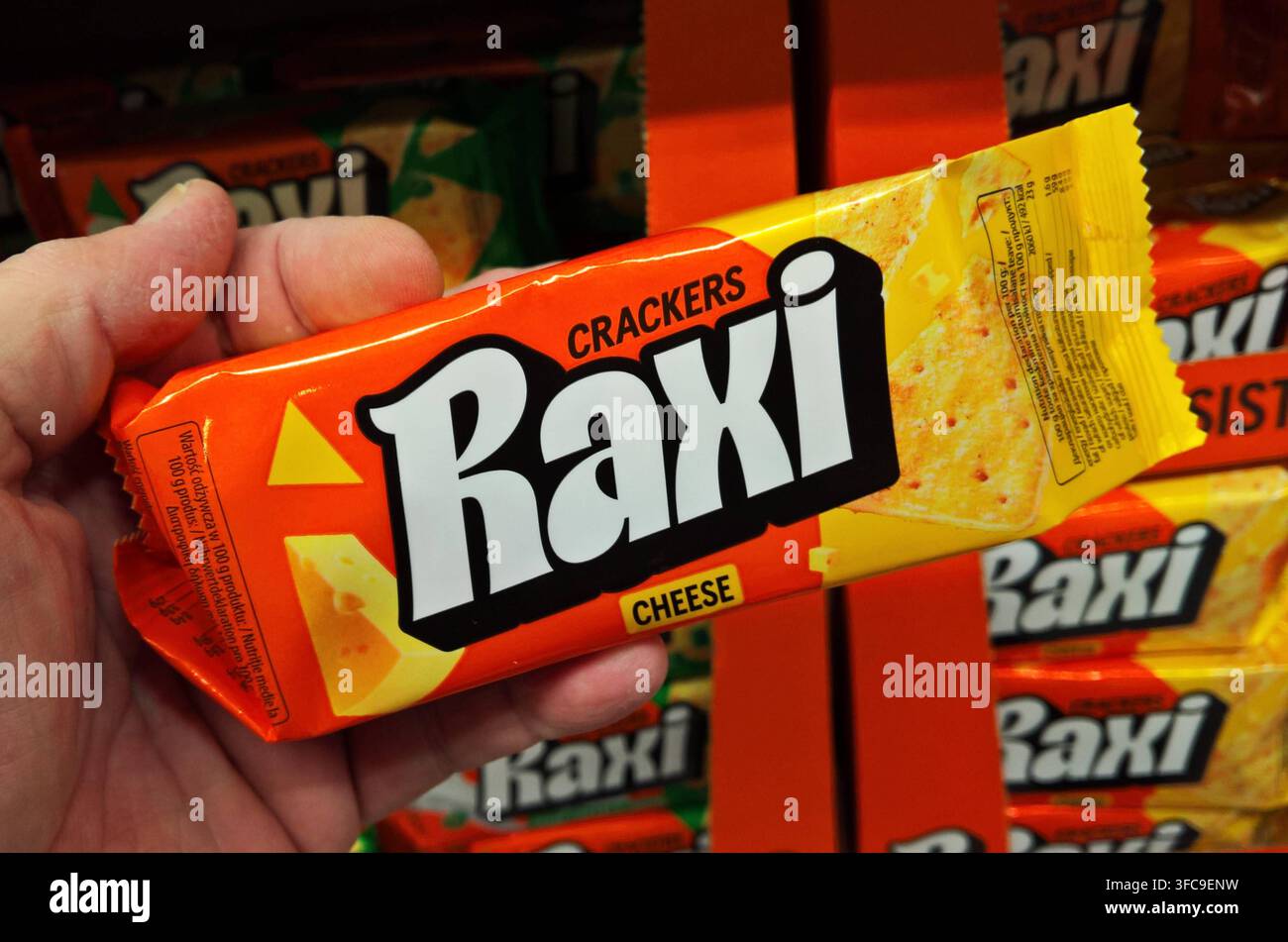 RAXI Crackers est une marque de crackers salés lancée par Vilniaus Pergale, un fabricant de confiseries et de snacks lituanien historique. La marque a été développée dans le but d'offrir une alternative mondialement réussie à des marques établies telles que TUC ou Ritz. *** RAXI Crackers est une marque de crackers salés lancée par Vilniaus Pergale, un fabricant de confiseries et de snacks lituanien historique. La marque a été développée dans le but d'offrir une alternative mondialement réussie à des marques établies telles que TUC et Ritz. Banque D'Images