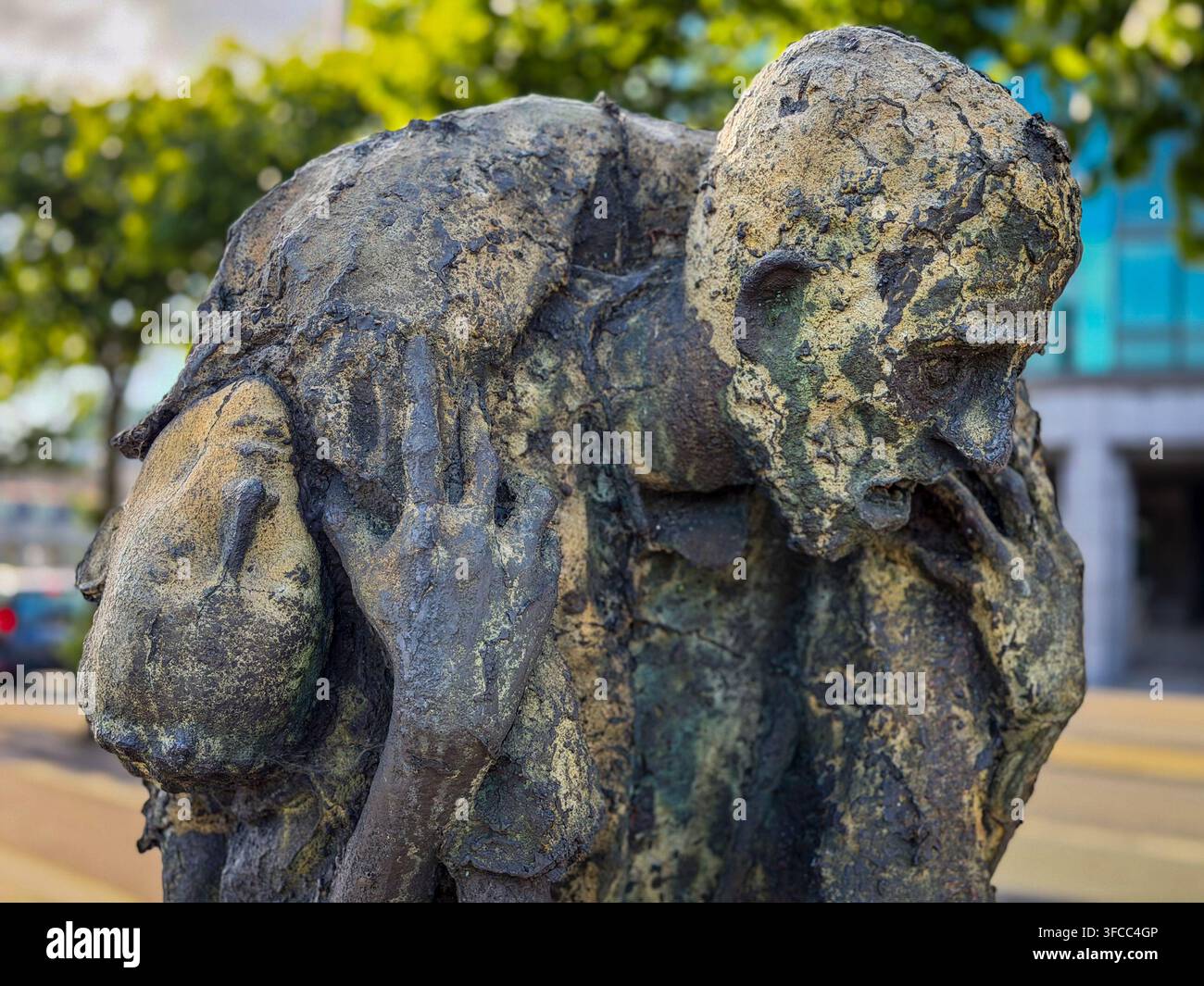 La sculpture en bronze du Mémorial de la Famine par Rowan Gillespie, Dublin, Irlande - Image de stock capturée avec un smartphone