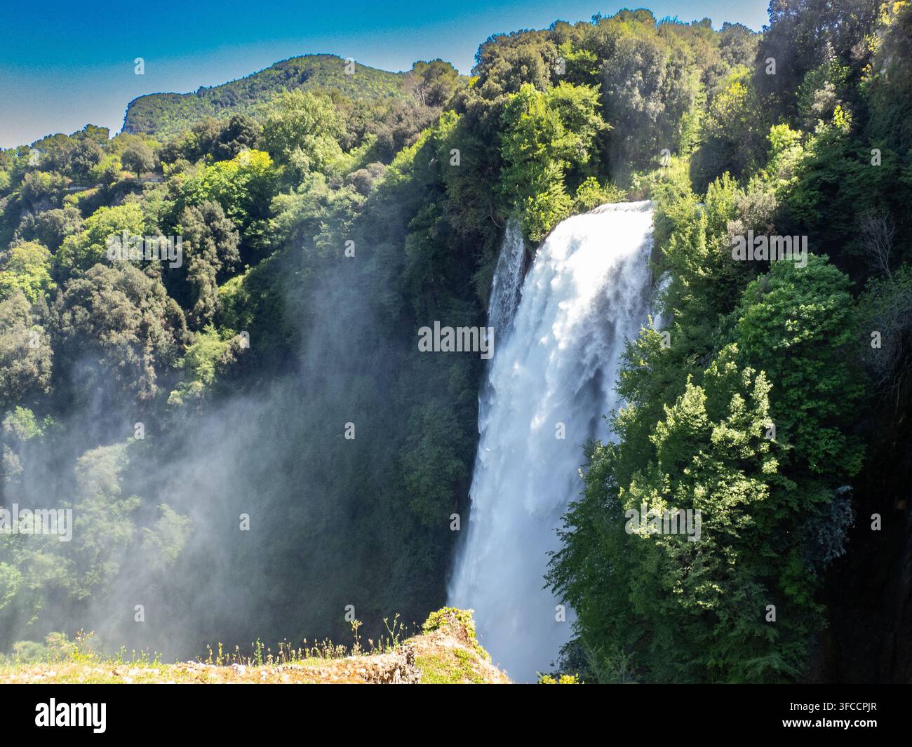 Cascata delle Marmore, l'une des chutes d'eau les plus hautes d'Italie. Banque D'Images