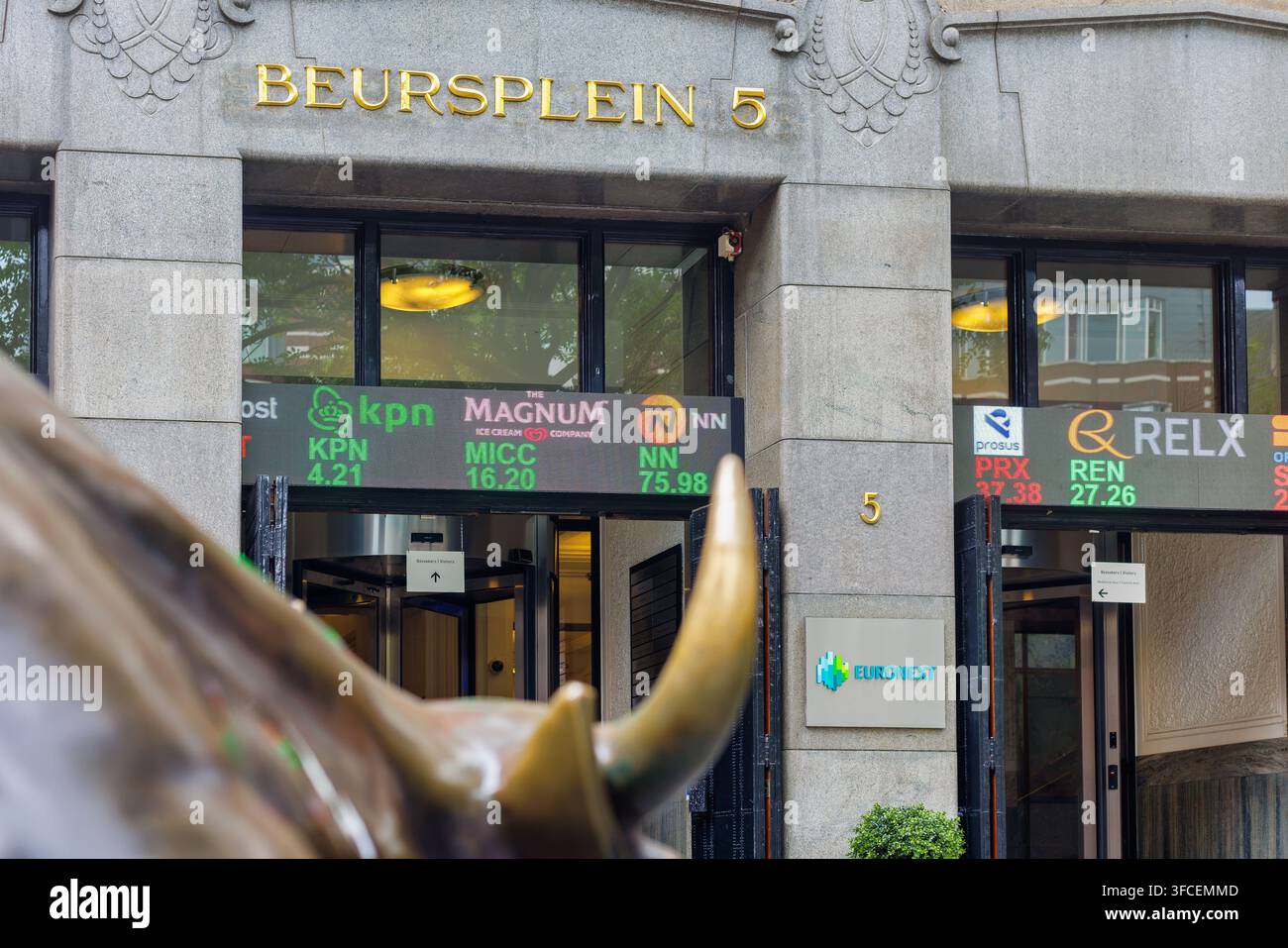 Amsterdam, Pays-Bas – 2 juillet 2026 : Bâtiment de la bourse Euronext au Beursplein 5 à Amsterdam, Pays-Bas Banque D'Images
