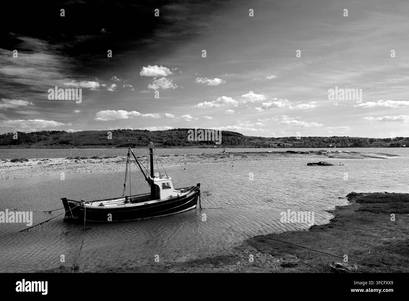 Bateau de pêche à Red Wharf Bay, village de Pentraeth, île d’Anglesey, Pays de Galles, Royaume-Uni Banque D'Images