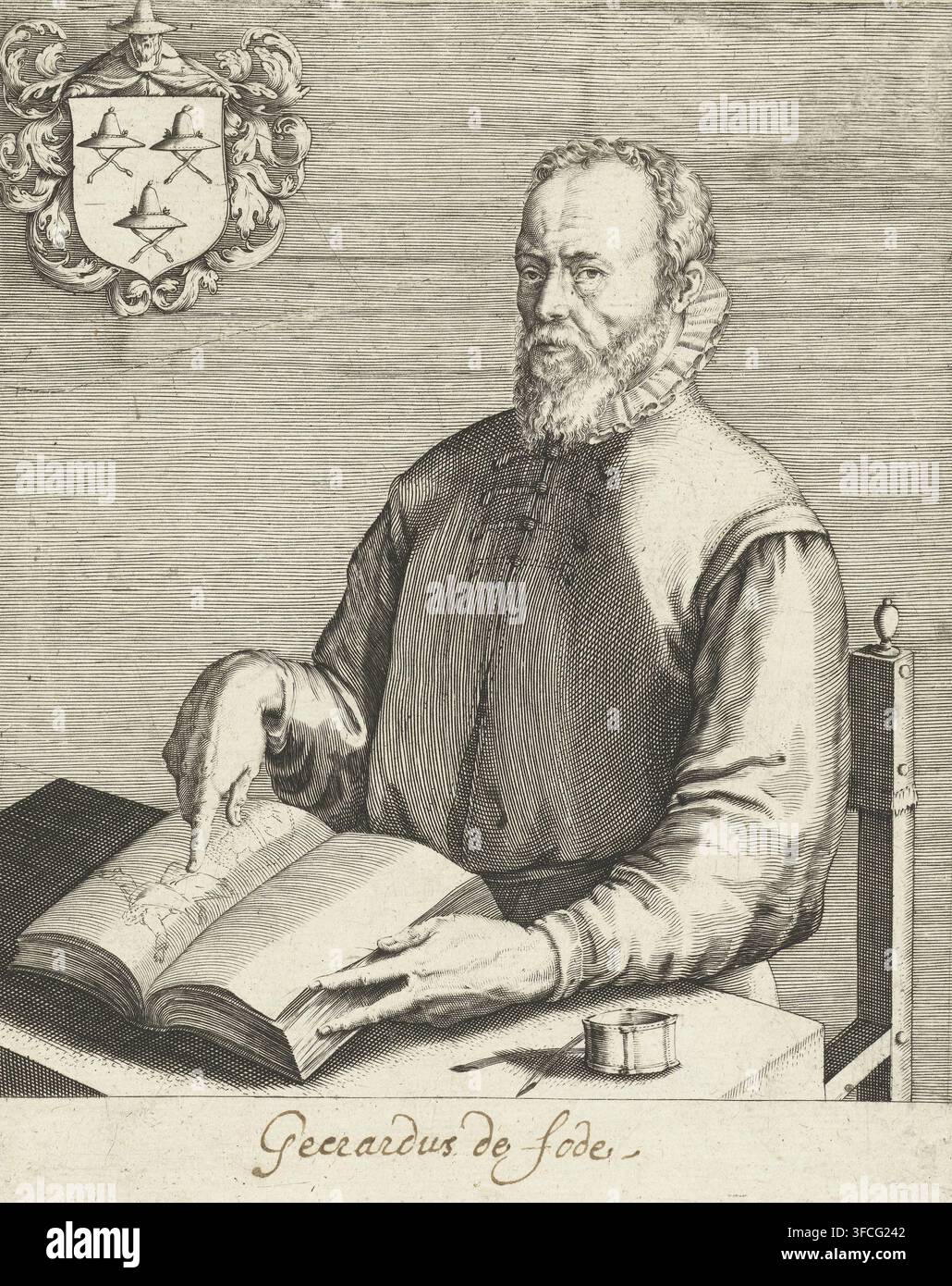 Portrait de Gerard de Jode, gravure, Portrait en demi-longueur d'un homme, assis à une table, pointant vers un livre. Un blason en haut à gauche. Un espace a été laissé sous l'image pour une légende., inscription : 'Geerardus de Jode', graveur, d'après un dessin de, Pays-Bas, papier, gravure, hauteur 190 mm x largeur 147 mm, Personnage, Gerard de Jode, personnages historiques., Un homme assis en tenue d'époque avec un col frisé et une barbe regarde le spectateur tout en reposant une main sur un livre ouvert et pointant avec l'autre ; il porte un pourpoint boutonné et texturé et est assis sur une simple chaise avec une tournure Banque D'Images