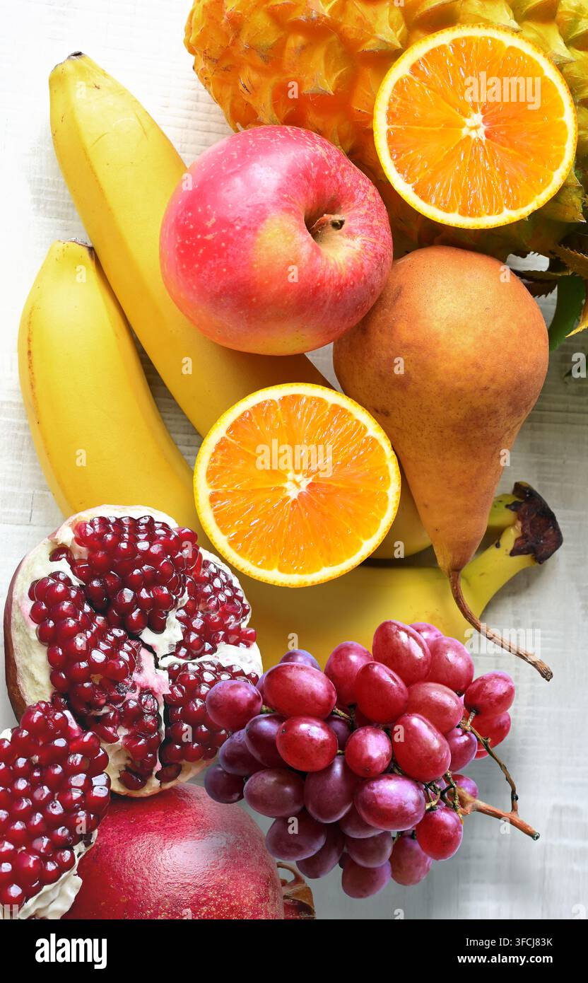 Fruits frais mélangés. Fond de fruits savoureux avec de nombreux fruits. Ensemble de fruits. Banque D'Images