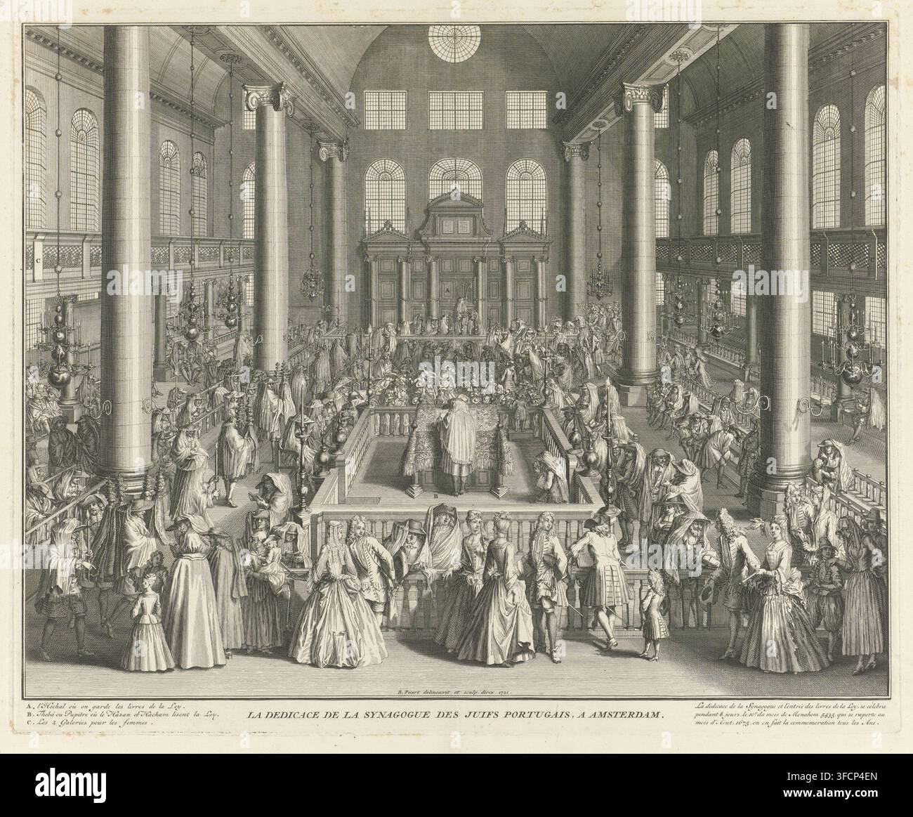 Dédicace de la Synagogue des Juifs Portugais à Amsterdam, 1675, La Dedicace de la Synagogue des Juifs Portugais, à Amsterdam, impression, Cérémonies lors de la dédicace de la Synagogue Portugaise-Israélite le 10 août 1675. Toute la salle est remplie de visiteurs. Au centre, derrière un pupitre, se trouve le prêtre. Il prononce la lecture de la loi en commémoration de la dédicace., graveur : atelier de Bernard Picart, Amsterdam, 1721, papier, eau-forte, gravure, eau-forte et gravure, hauteur 340 mm x largeur 417 mm, consécration du temple, religion juive, Synagogue Portugaise ( Banque D'Images