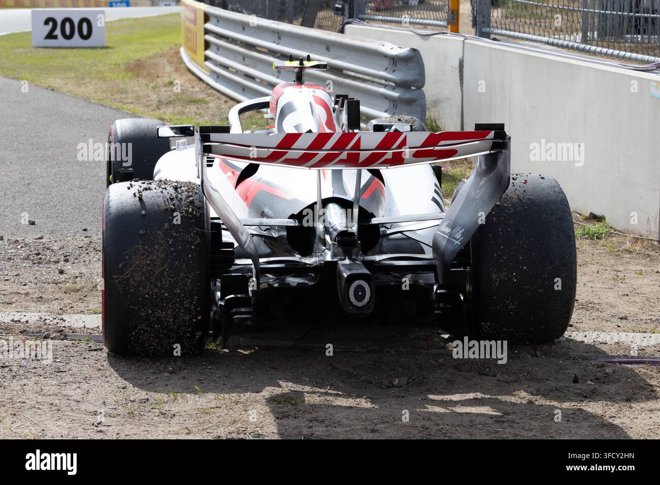 Ollie Bearman de Haas abandonne avant le départ lors du Grand Prix des Pays-Bas de Formule 1 2026, la dernière course de F1 sur le circuit de Zandvoort. Banque D'Images