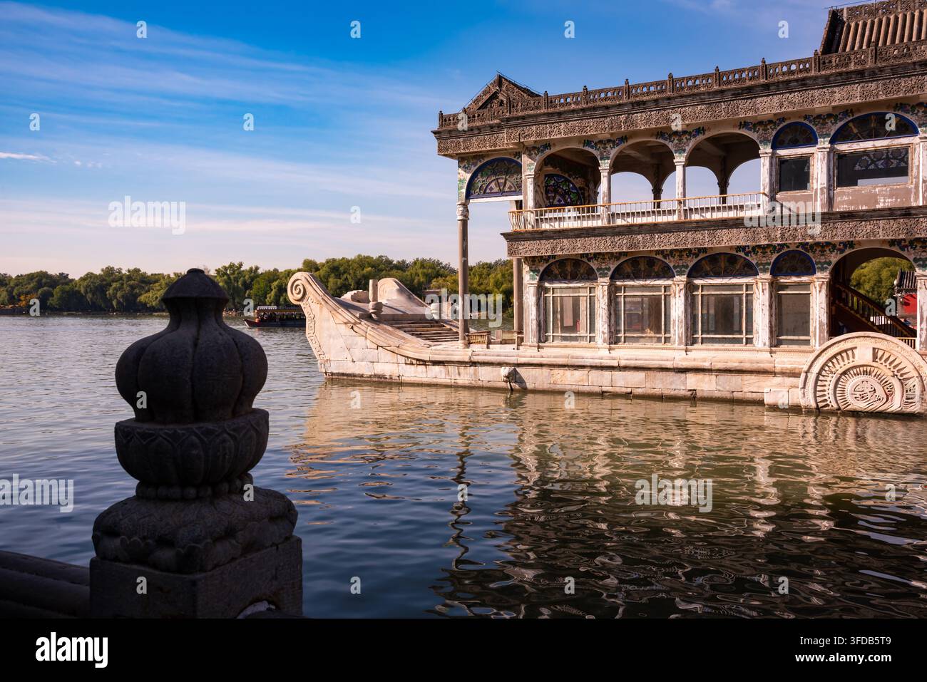 Bateau en marbre au Palais d'été à Pékin, Chine. Célèbre monument. Banque D'Images