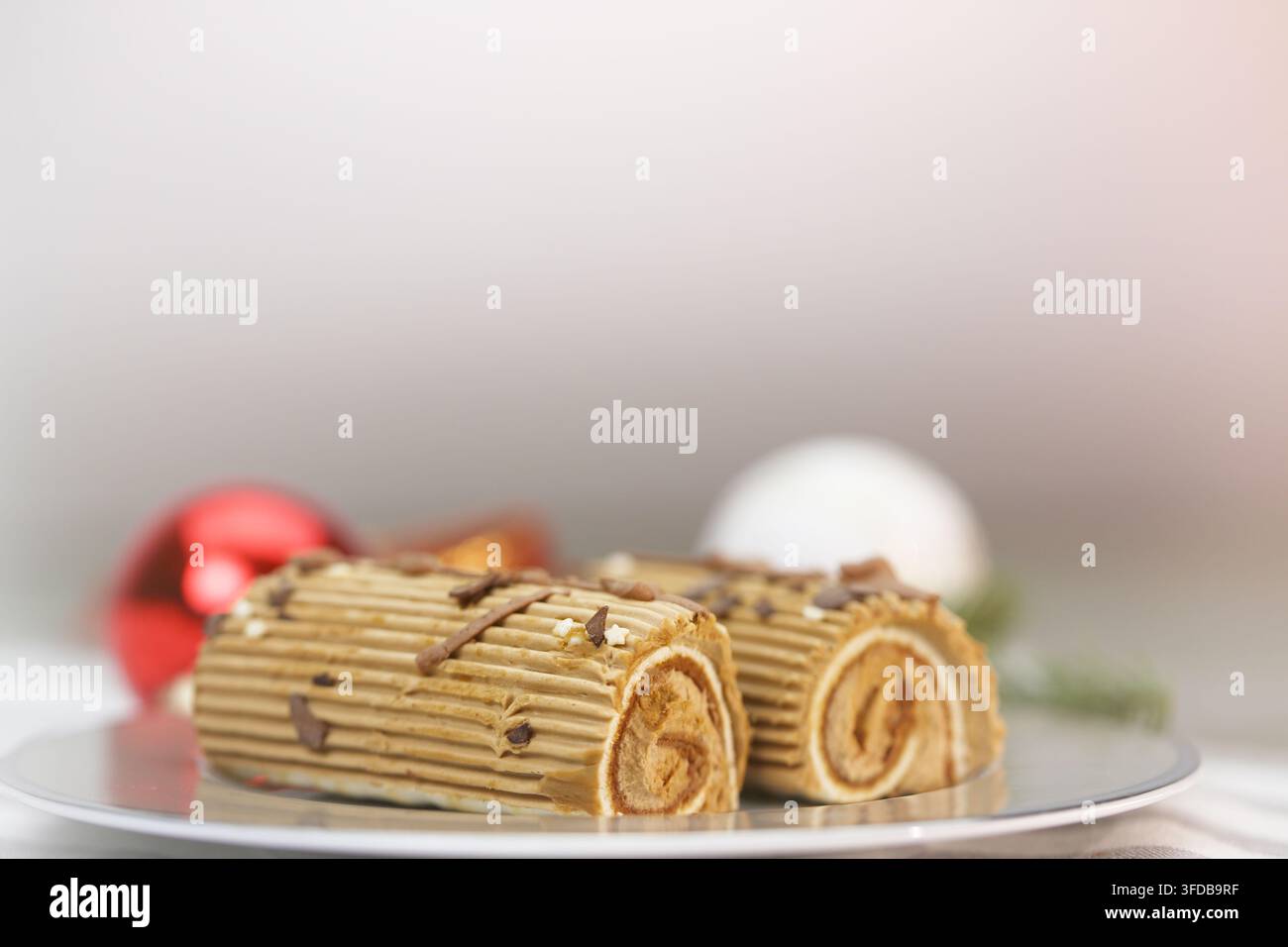 Close-up d'une bûche de Noël pour les célébrations de Noël et du Nouvel An. Banque D'Images