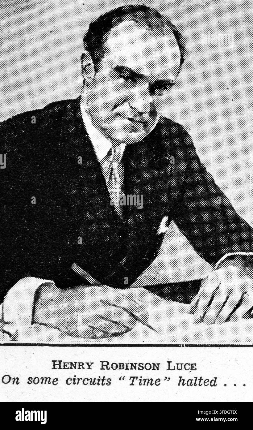 Une gravure en demi-teinte de 1942 du magnat américain de la presse Henry Robinson Luce, cofondateur des magazines Time, Life et Fortune. Sous-titré "Henry Robinson Luce : Sur certains circuits, "Time" s'arrêta...", ce portrait est apparu dans une revue d'actualités britannique de l'époque de guerre discutant l'influence de la presse américaine et les communications internationales. En tant que propriétaire de médias influent, Luce a inventé le terme "Le Siècle américain" en 1941, façonnant activement l'opinion publique et la perspective alliée pendant la Seconde Guerre mondiale. Banque D'Images