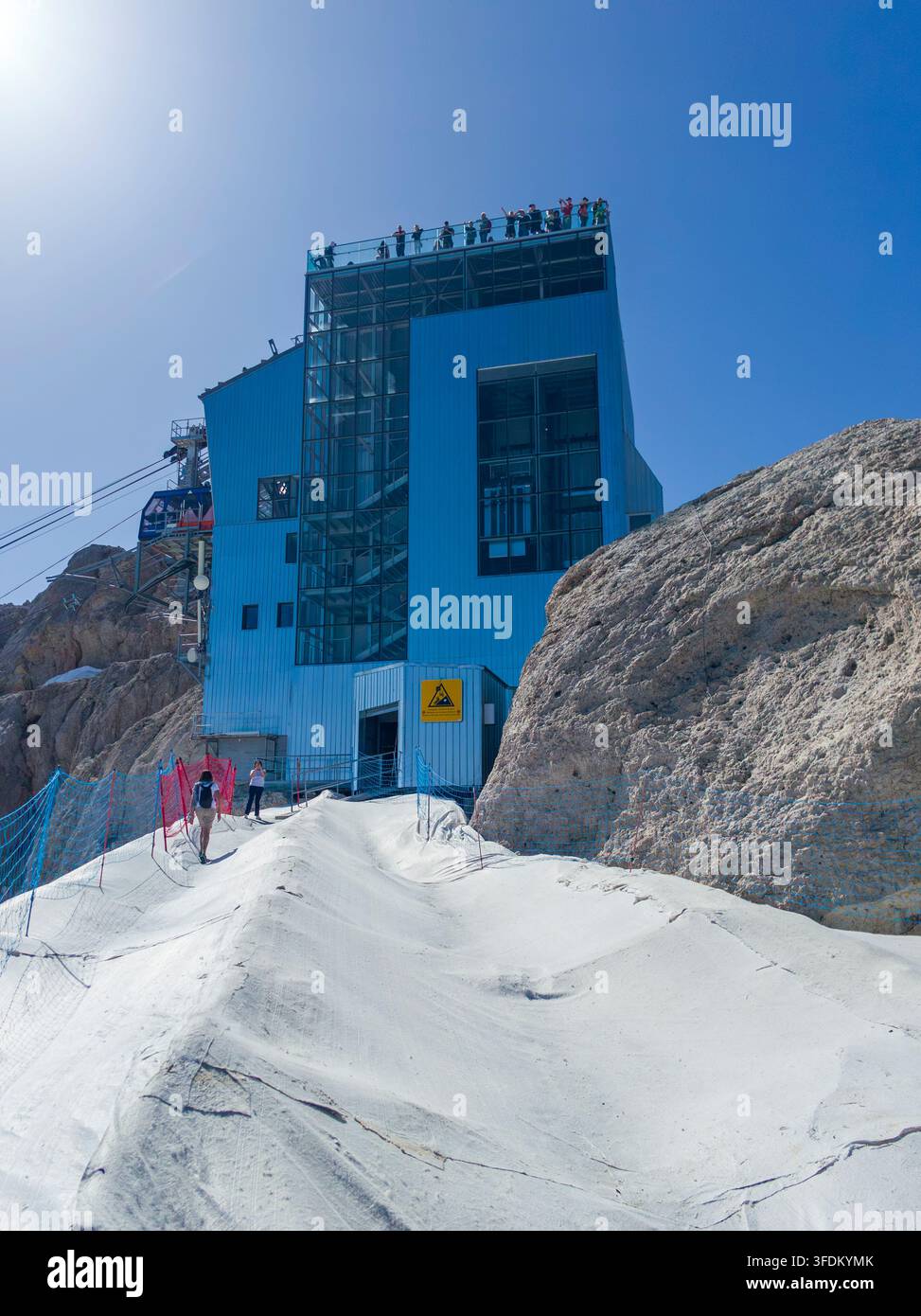 Rocca Pietore, Italie – 5 août 2026 : Station de téléphérique Punta Rocca sur le Marmolada Banque D'Images