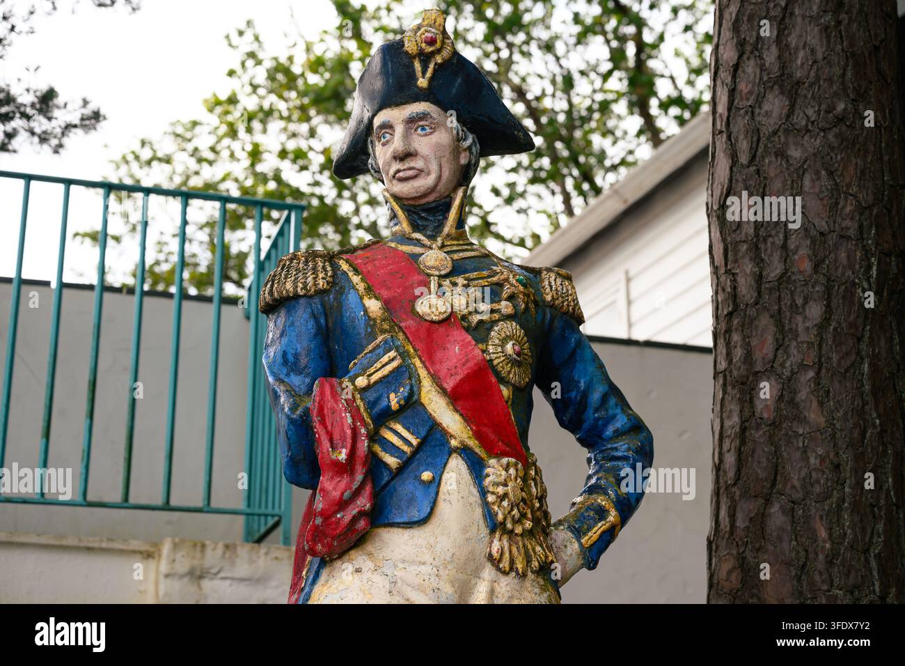 Statue de l'amiral Horatio Nelson dans le village de Portmeirion - Gwynedd, Pays de Galles, Royaume-Uni - 09 juin 2026 Banque D'Images