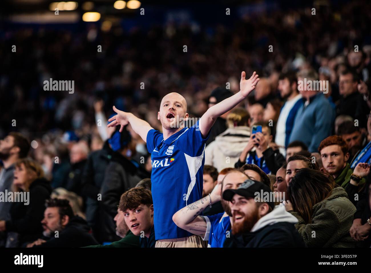 Fan de Birmingham City chantant dans la foule Banque D'Images