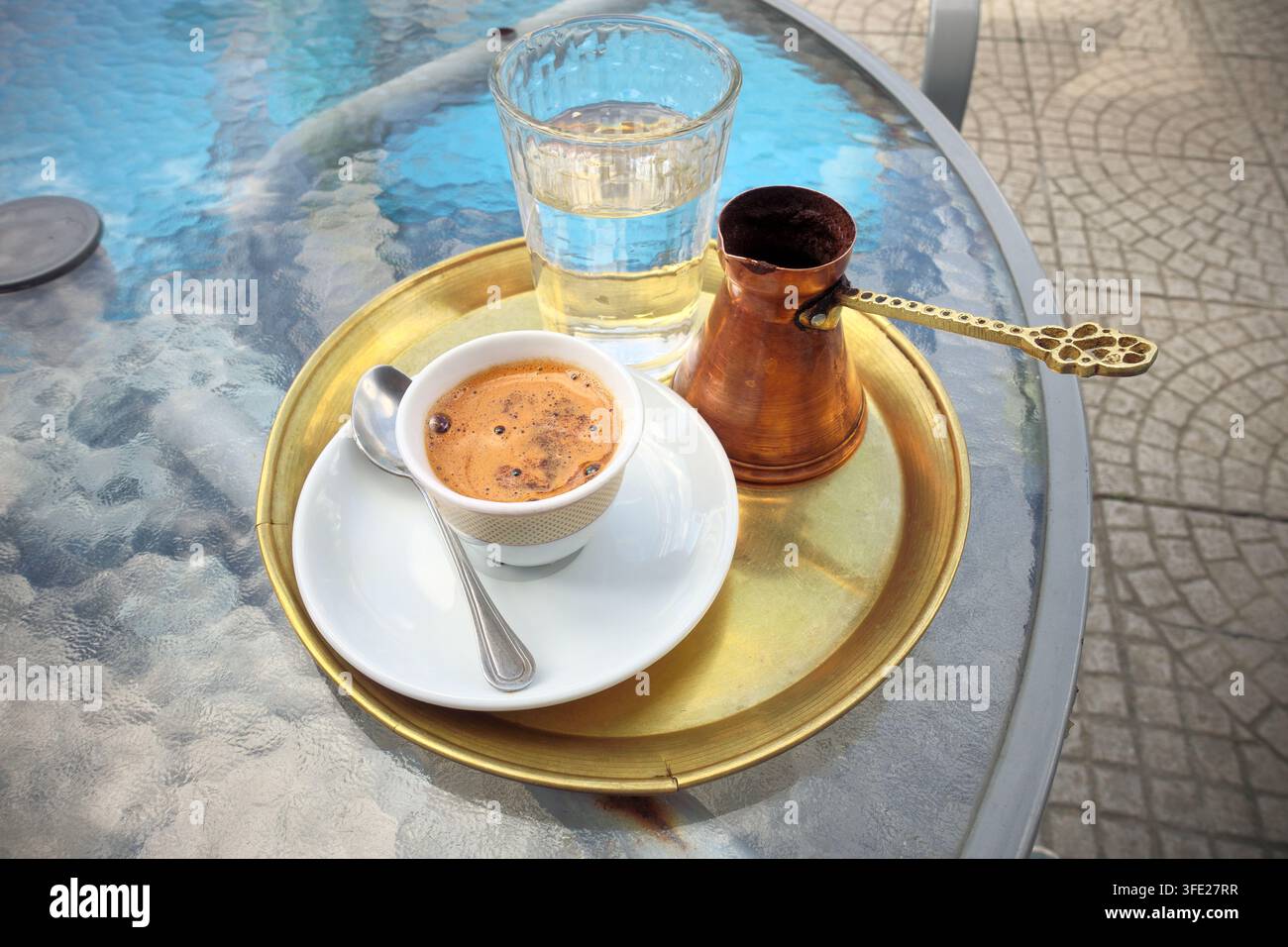 Café bosniaque traditionnel à Travnik, Bosnie-Herzégovine Banque D'Images