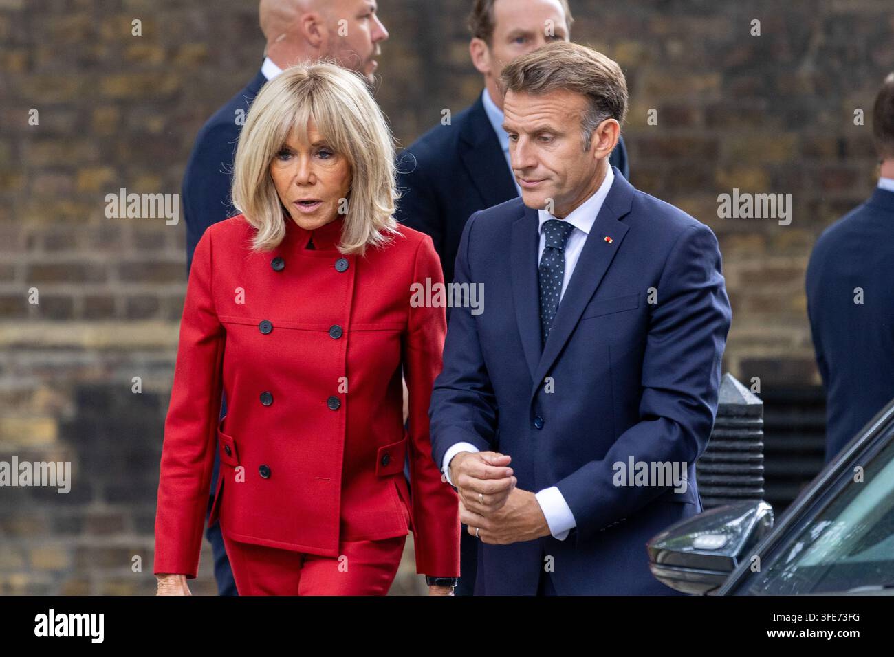 Londres, Royaume-Uni. 03 sep, 2026. La Première Dame de France Brigitte Macron et le Président français Emmanuel Macron visitent le 10 Downing Street, Londres. Le Premier ministre britannique Andy Burnham et son épouse, Marie-France van Heel, accueillent le Président français Emmanuel Macron et la Première Dame de France Brigitte Macron devant le 10 Downing Street (Photo de Phil Lewis/SOPA Images/Sipa USA) Crédit : Sipa USA/Alamy Live News Banque D'Images
