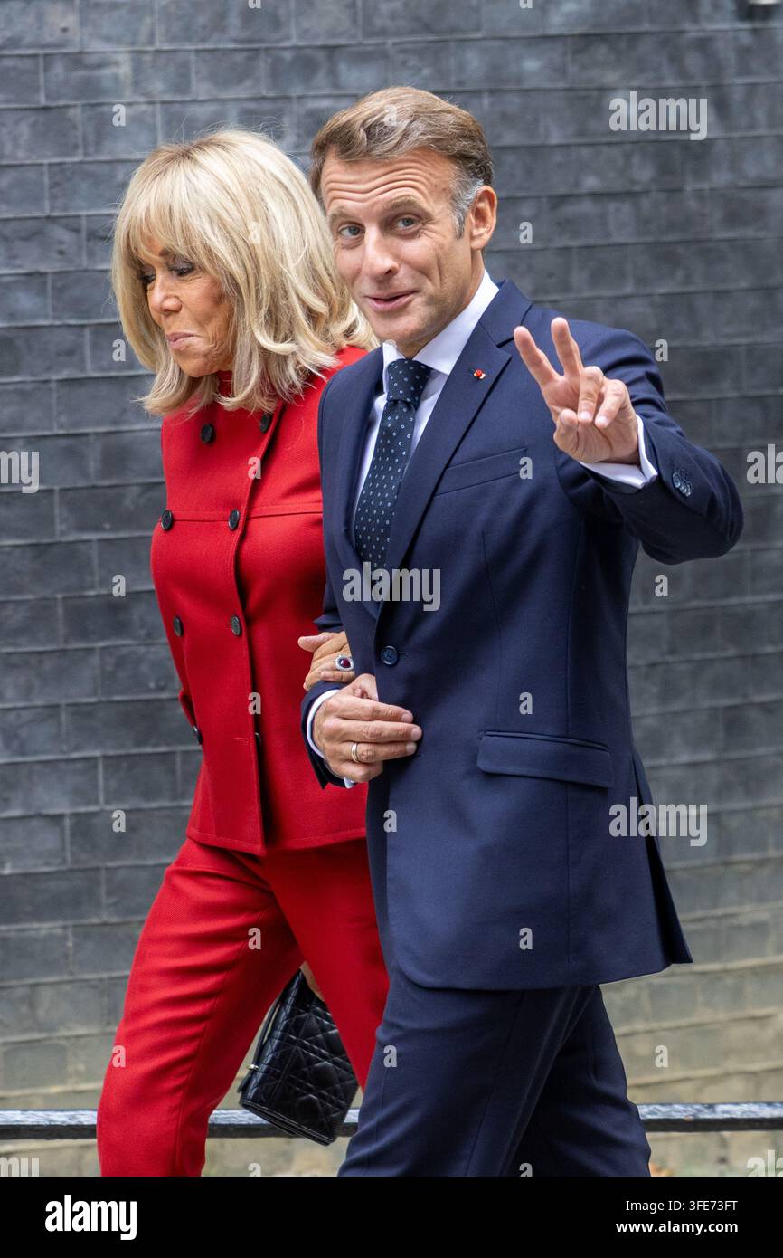 Londres, Royaume-Uni. 03 sep, 2026. La Première Dame de France Brigitte Macron et le Président français Emmanuel Macron visitent le 10 Downing Street, Londres. Le Premier ministre britannique Andy Burnham et son épouse, Marie-France van Heel, accueillent le Président français Emmanuel Macron et la Première Dame de France Brigitte Macron devant le 10 Downing Street (Photo de Phil Lewis/SOPA Images/Sipa USA) Crédit : Sipa USA/Alamy Live News Banque D'Images