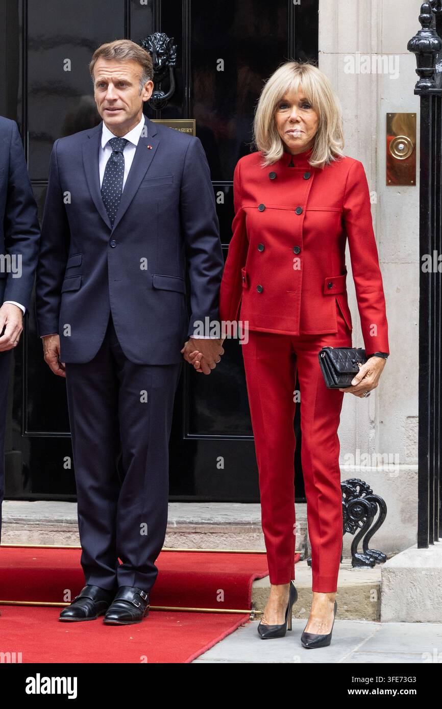 Londres, Royaume-Uni. 03 sep, 2026. Président français Emmanuel Macron et Première dame de France Brigitte Macron devant le 10 Downing Street Premier ministre Andy Burnham et son épouse, Marie-France van Heel, accueillent le président français Emmanuel Macron et la Première dame de France Brigitte Macron devant le 10 Downing Street (Photo par Phil Lewis/SOPA Images/Sipa USA) Crédit : Sipa USA/Alamy Live News Banque D'Images