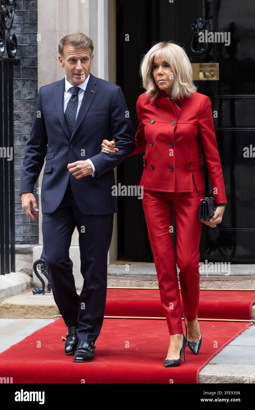Londres, Royaume-Uni. 03 sep, 2026. Le président français Emmanuel Macron et la Première Dame de France Brigitte Macron quittent 10 Downing Street à Londres. Le président français Emmanuel Macron et la Première Dame de France Brigitte Macron quittent 10 Downing Street à Londres après une réunion et un déjeuner avec le Premier ministre britannique Andy Burnham et Marie-France van Heel (Photo de Phil Lewis/SOPA Images/Sipa USA) Credit: Sipa USA/Alamy Live News Banque D'Images