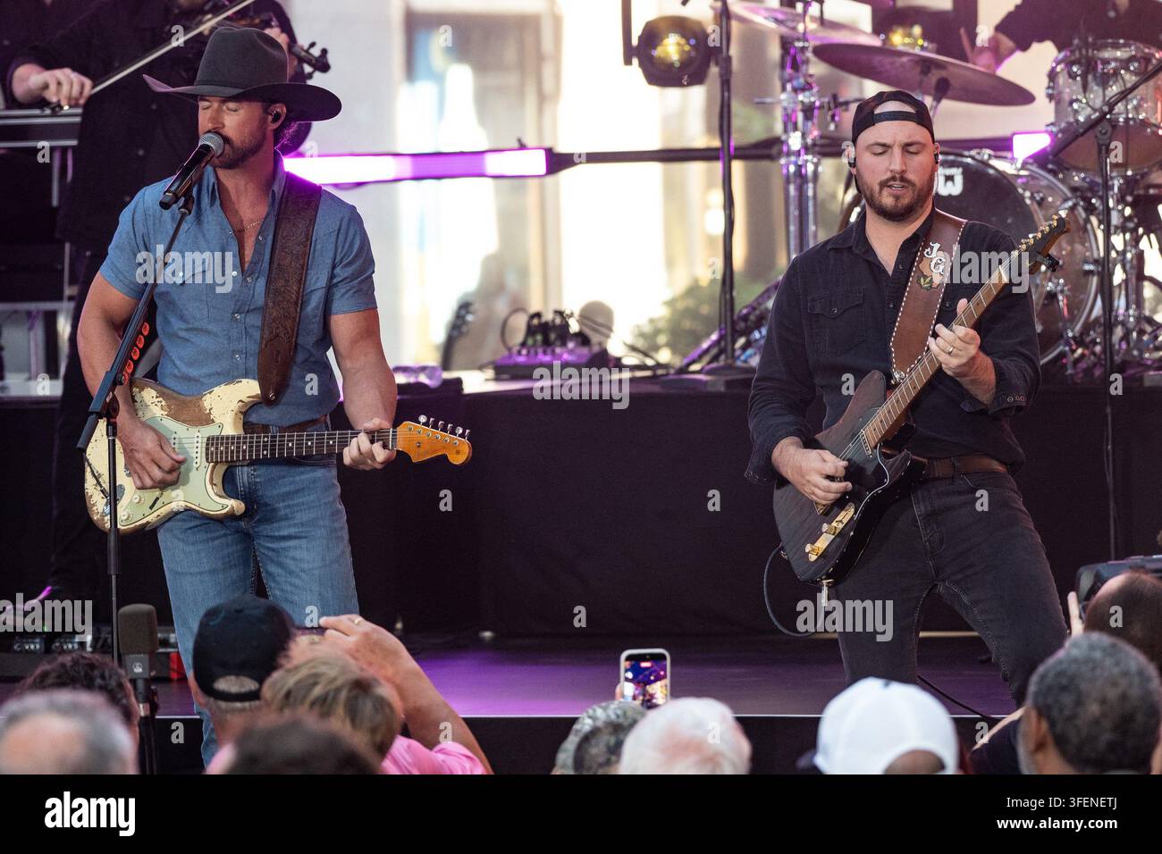 NY. 04 sep., 2026. Riley Green, Jacob Garner sur scène pour la Citi Concert Series sur NBC TODAY avec Riley Green, Rockefeller Plaza, New York, NY, le 4 septembre 2026. Crédit : Simon Lindenblatt/Everett Collection/Alamy Live News Banque D'Images