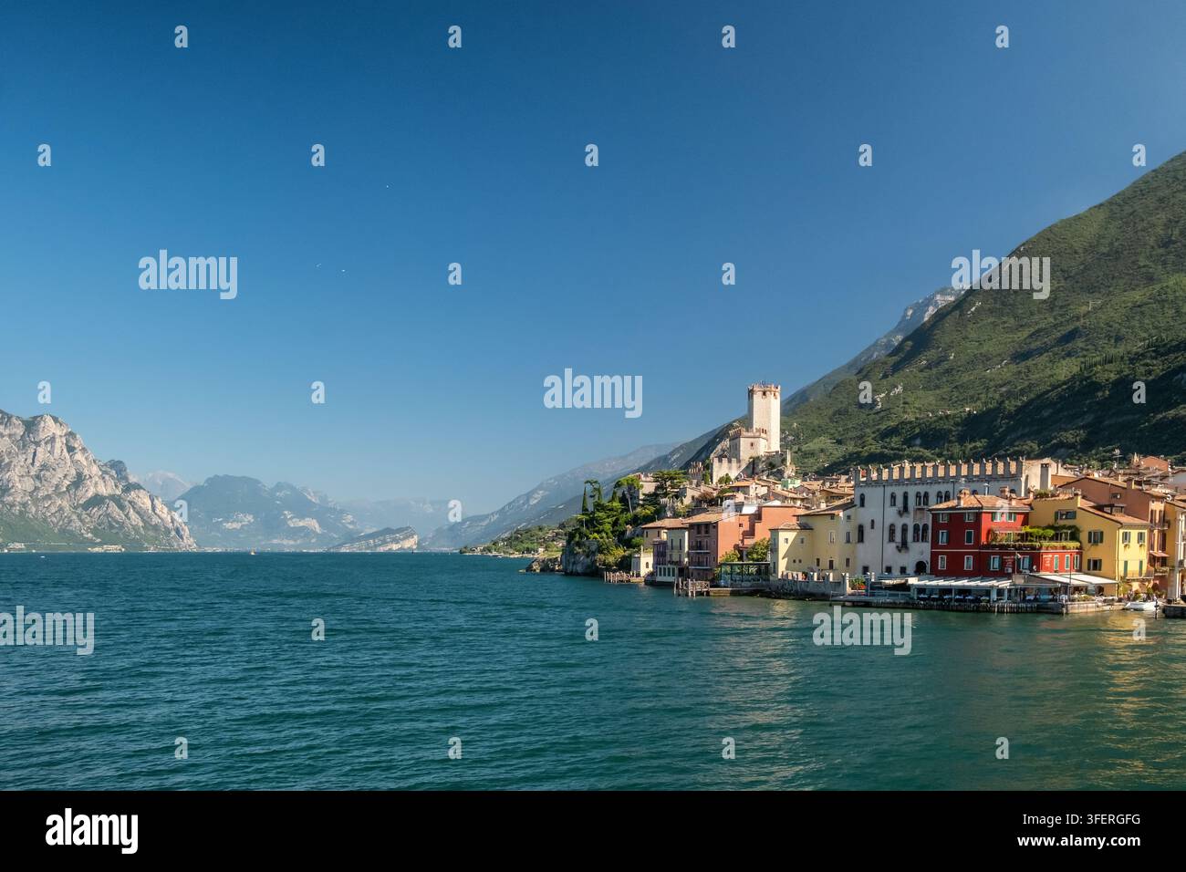 Château de Malcesine et le lac de Garde, Italie Banque D'Images