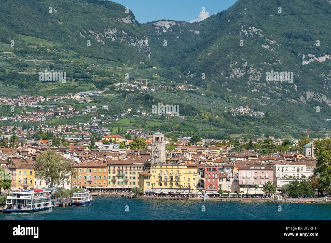Ville de Riva del Garda au lac de Garde dans le Trentin Italie Banque D'Images