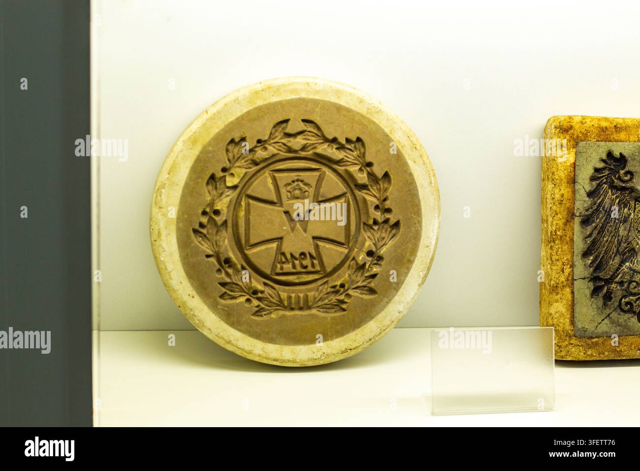 Moule antique en pain d'épice utilisé pour façonner des bonbons à partir de pâte de pain d'épice Banque D'Images