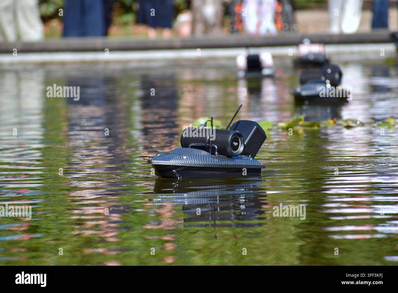 Exposition de sculptures temporaires et d'art dans l'espace public de l'IG Kunst im Park dans le Parc de Vorgebirge de Cologne (Zollstock). Avec des œuvres de Rochus Banque D'Images